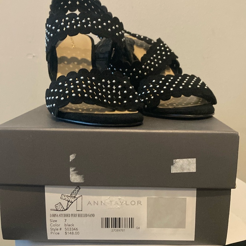 Ann Taylor Studded Black Classic 👠 heels, size-7, leather, stretchy strips